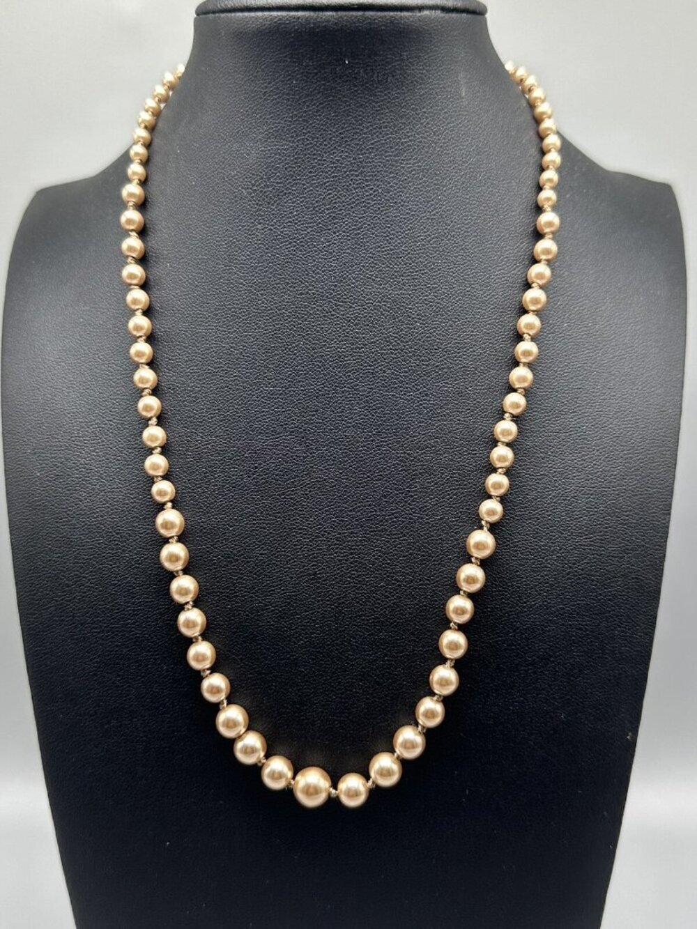 3/$30 Vintage Champagne Faux Pearls Necklace Knotted Small Graduated Dainty RMN